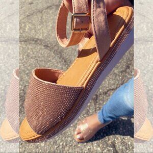 🆕 NIB 🌟 Flat Rhinestone Bling Sandal Summer Ready